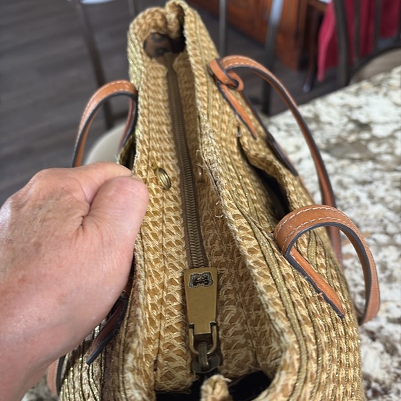 Eric Javits Tan Woven Bag - Picture 12 of 15
